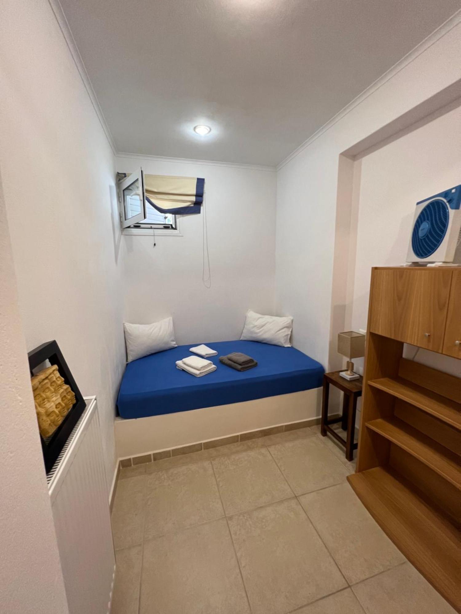 Apartment In Salamina With Garden & Sea View Selinia Экстерьер фото